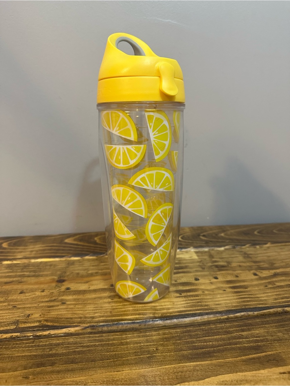 Tervis Lemon Trend Water Bottle 24oz
